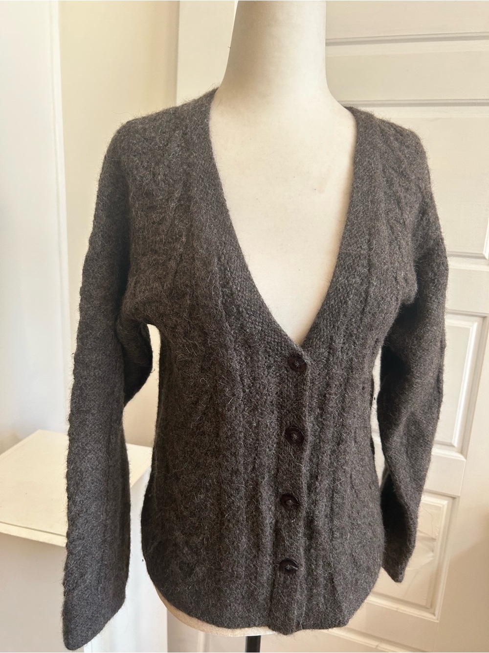 La Vicunita 100% Baby Alpaca Cable Knit Cardigan Charcoal Excellent Condition